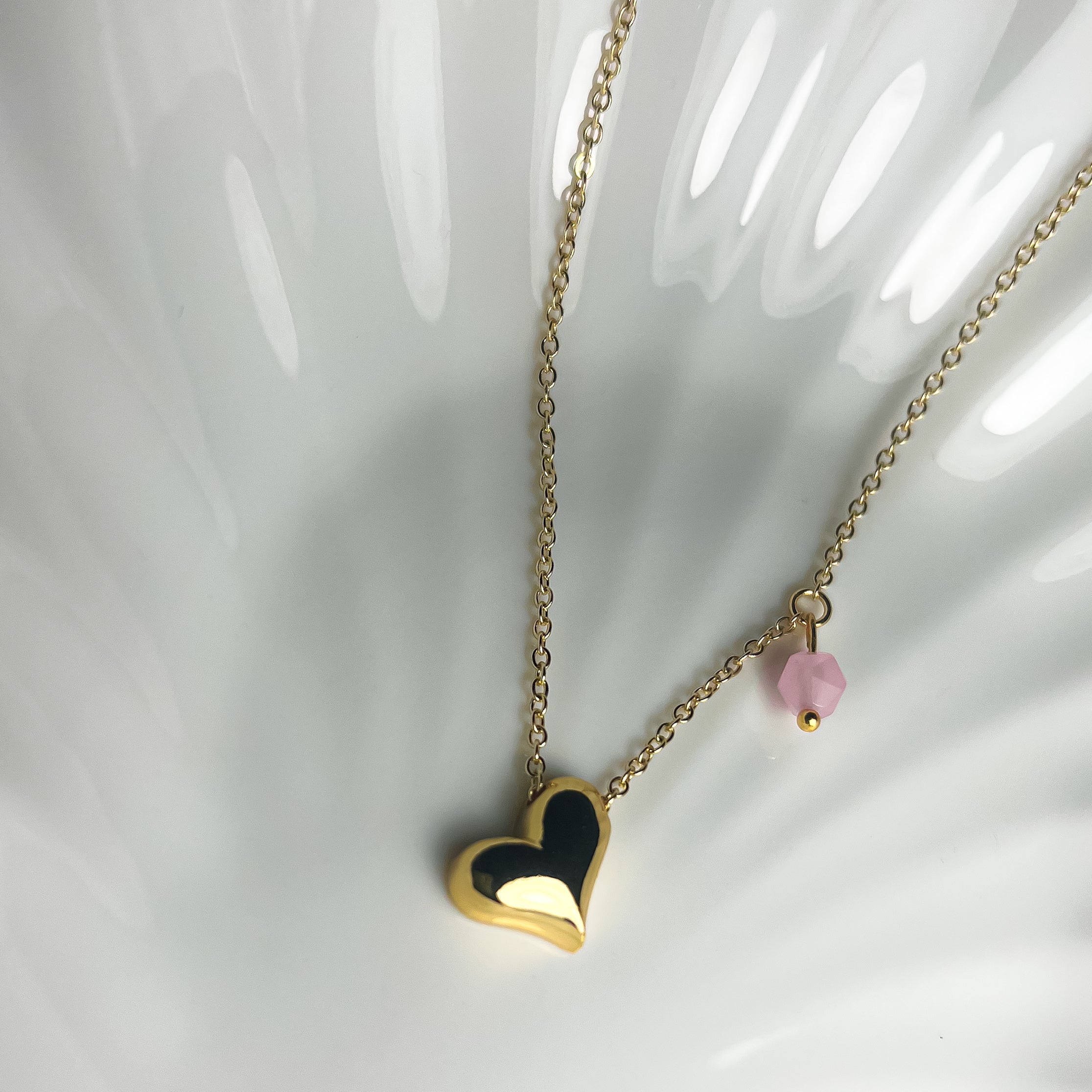 18k Goldplated Radiant Love Necklace Rose Quartz