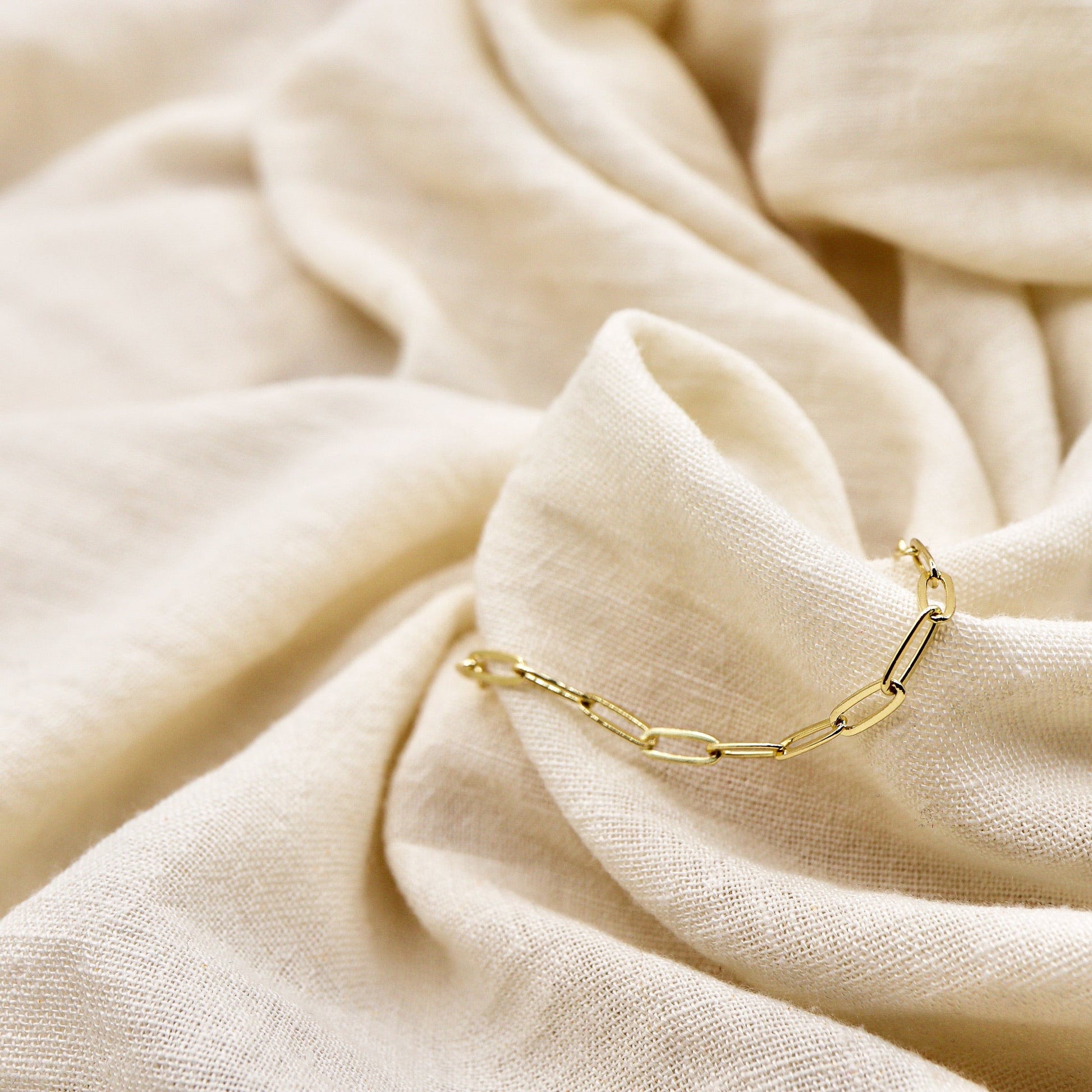 ROMALI 18K Gold-Plated Small Paperclip Bracelet - ROMALI