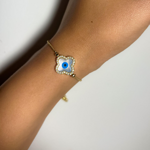 ROMALI 18k Gold-Plated Adjustable Eye Clover Bracelet