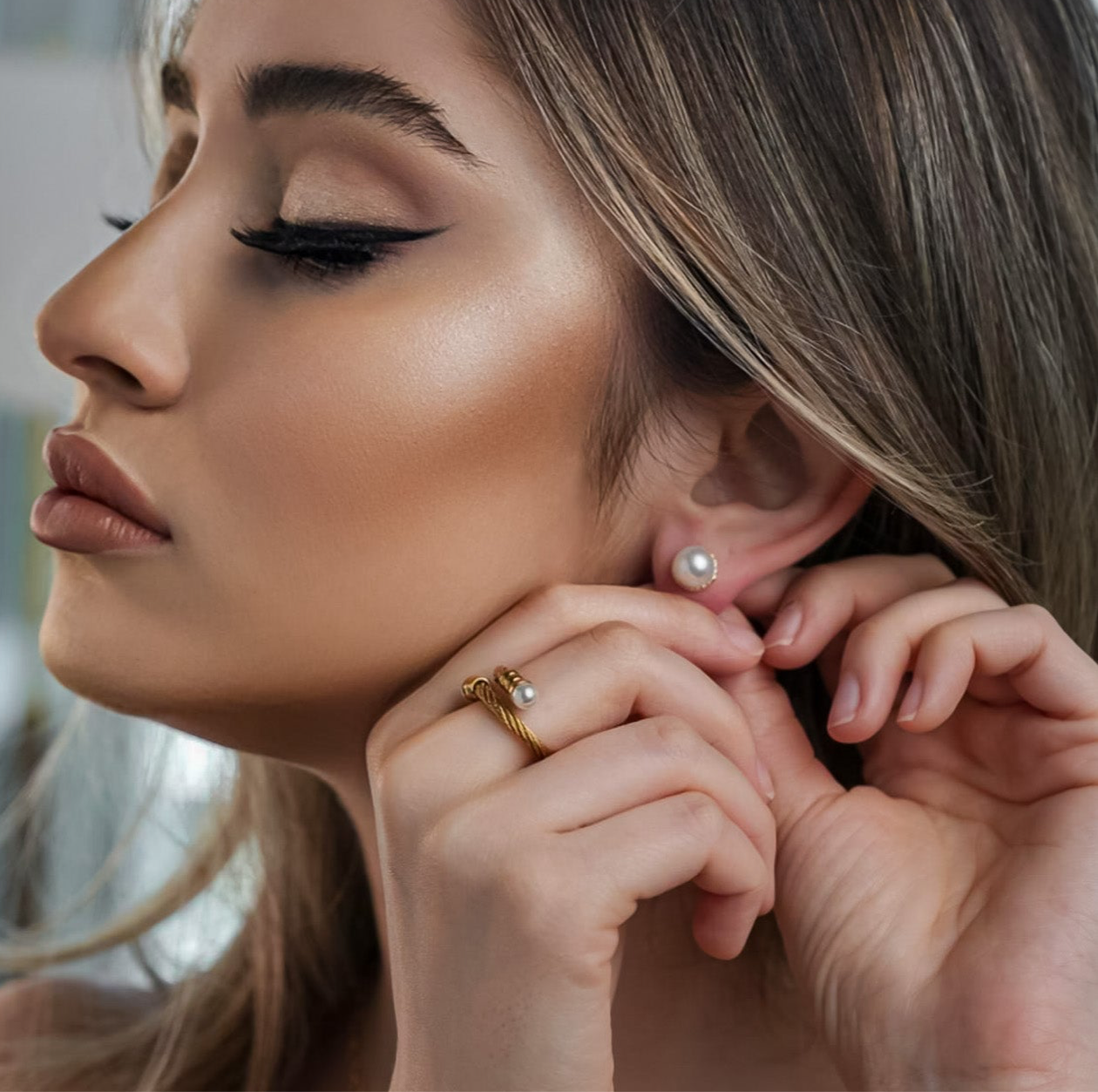 ROMALI 18K Gold-Plated Pearl Stud Earrings - ROMALI