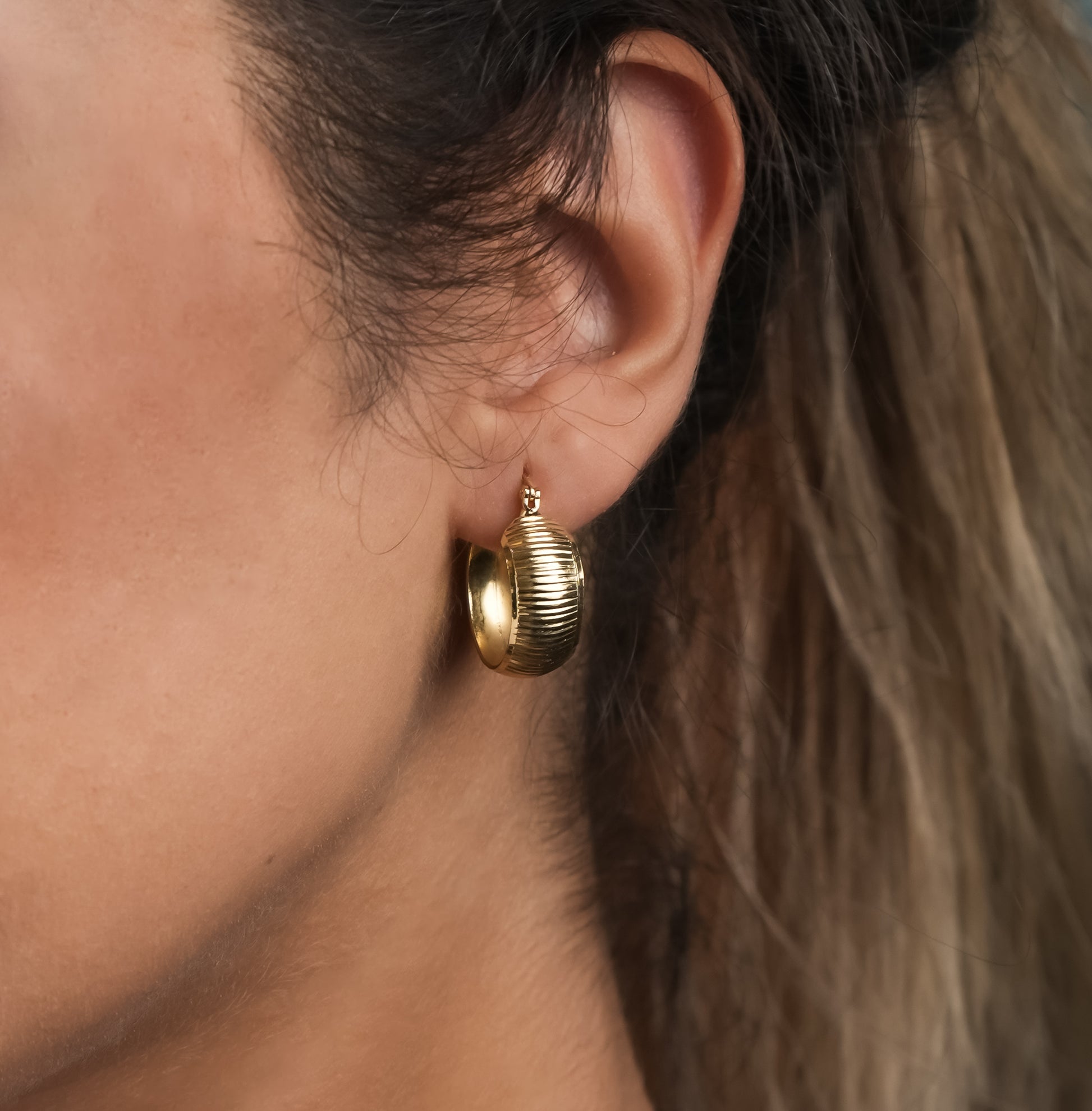 ROMALI 18K Gold-Plated Textured Hoop Earrings - ROMALI