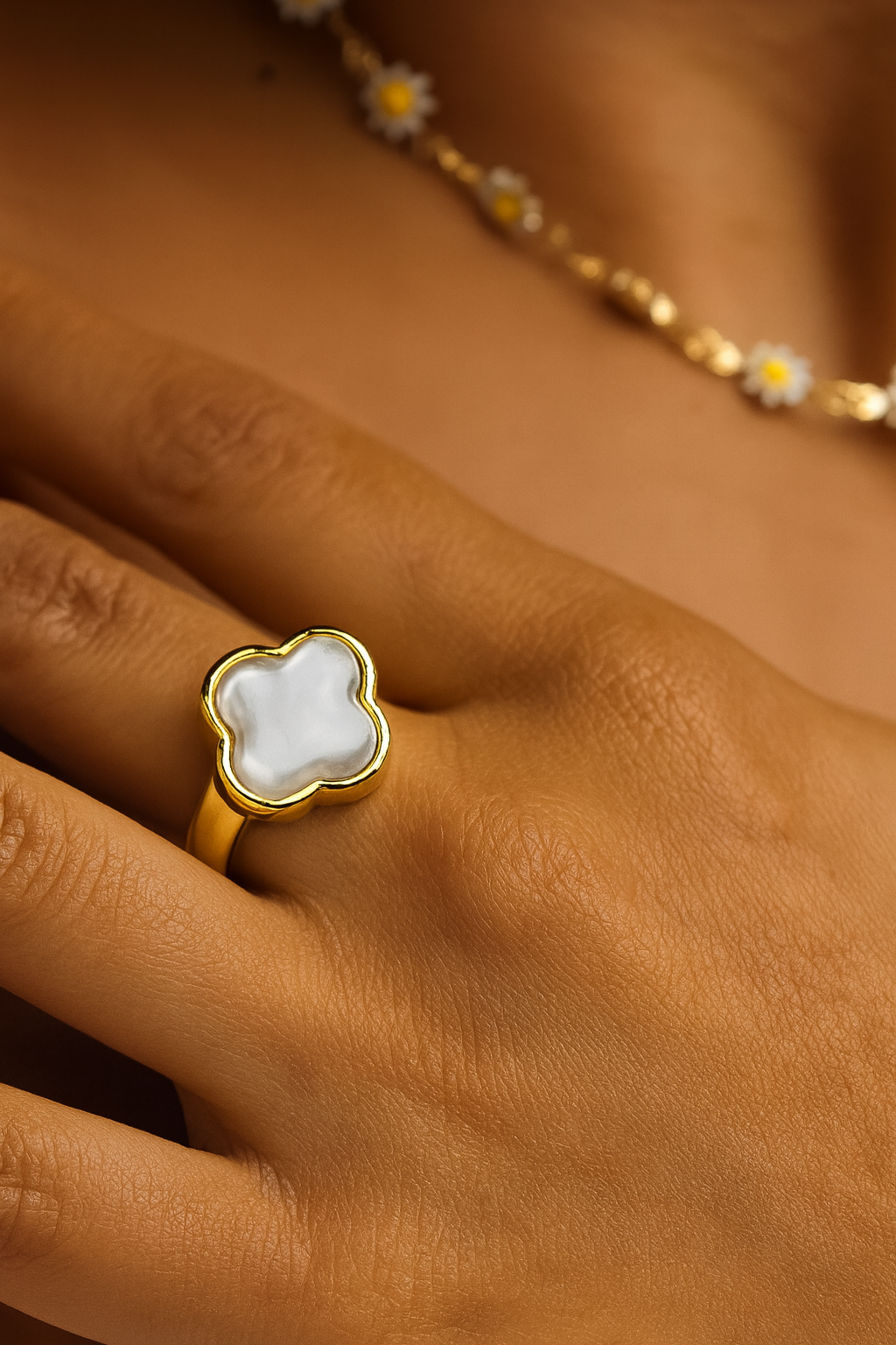 ROMALI 18K Gold Plated Clover Shell Pearl Ring