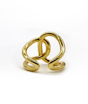 Gold Interlocking Knot Ring – 18K Gold Plated Statement Design - ROMALI