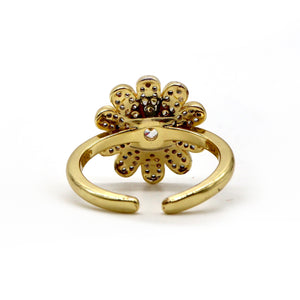 Golden Daisy Crystal Ring – 18K Gold Plated Flower Design - ROMALI