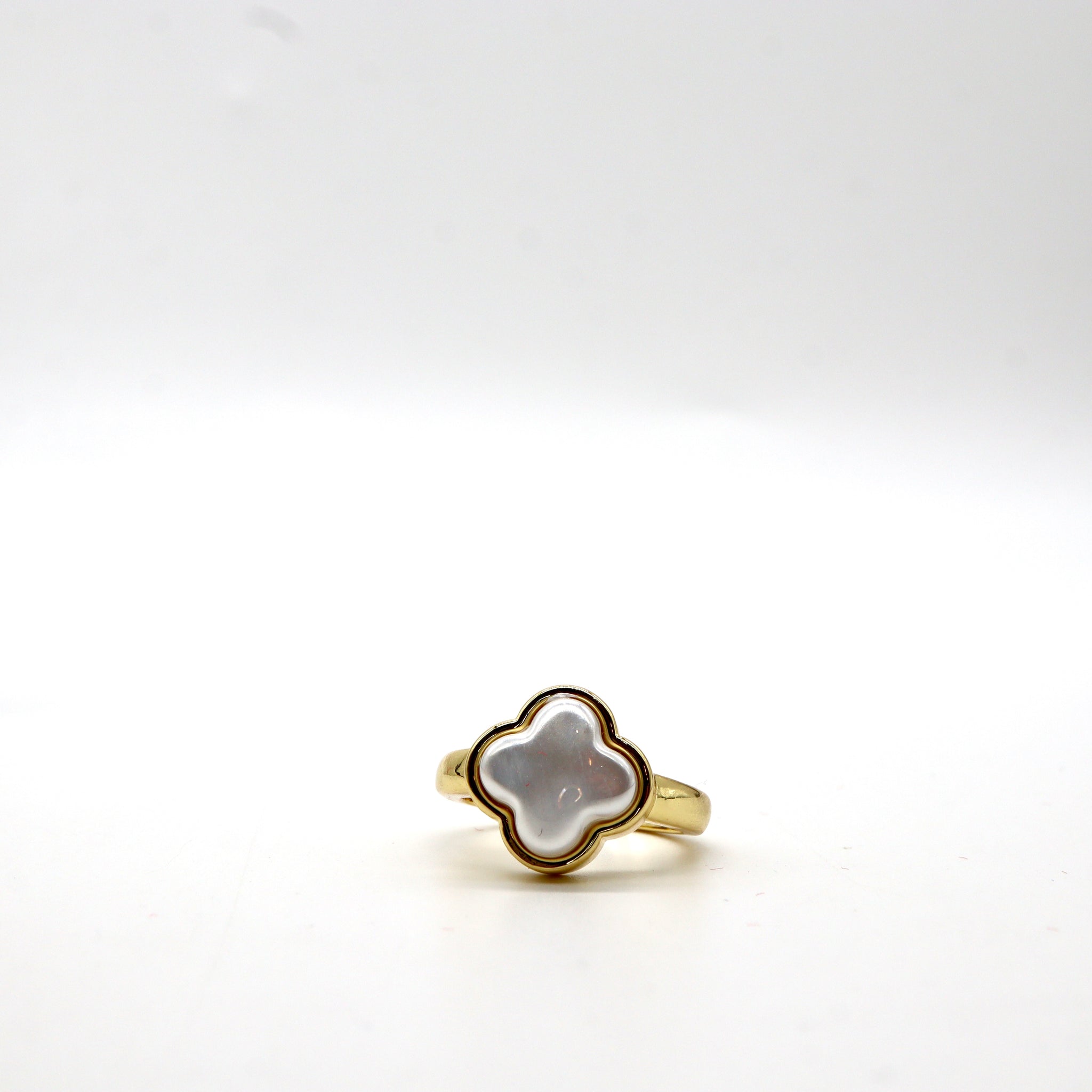 18K Gold Plated Clover Mother of Pearl Ring