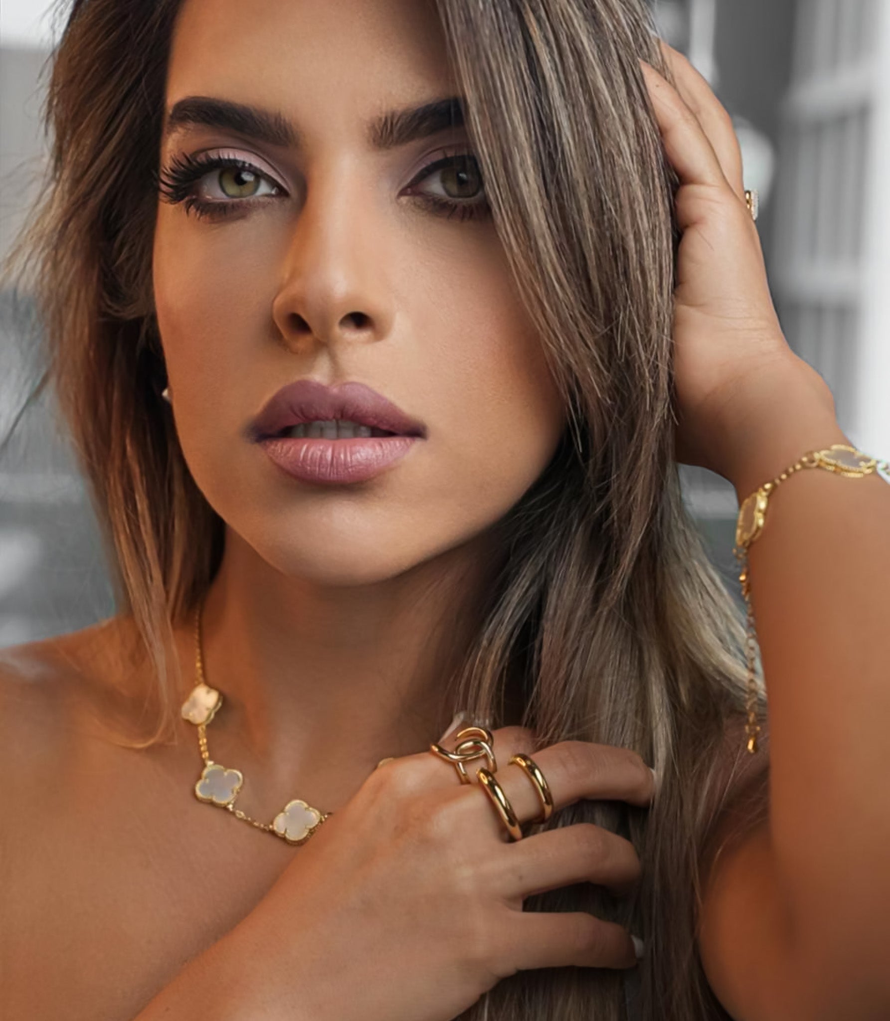 Gold Interlocking Knot Ring – 18K Gold Plated Statement Design - ROMALI