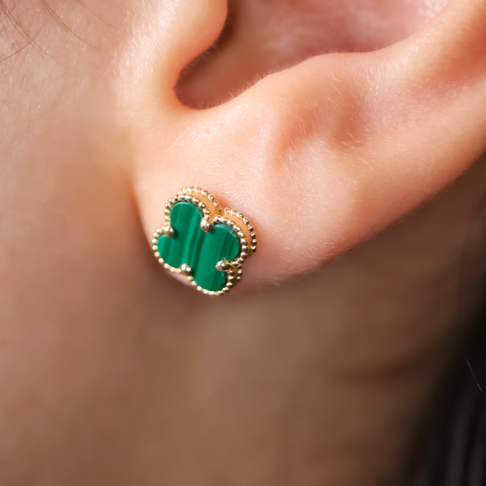 ROMALI 18K Solid Gold Mini Green Malachite Clover Studs