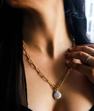 18k Gold-Plated Paperclip Necklace - Round Freshwater Pearl - ROMALI