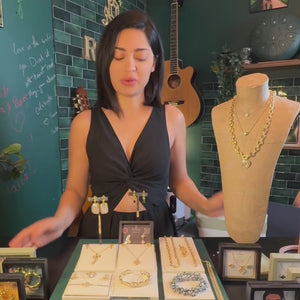 ROMALI 18K Gold-Plated Clover Pendant Necklace – CZ Pavé Shine